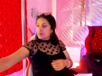 I am Roxanne, a confident, direct woman... and a little dangerous. I like to lead the rhythm, set the energy, and play with the limits... always knowing exactly what I