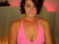 ❤️Wanna do a fun or sexy show, you have found the perfect milf ;). If i