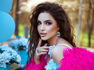 girl sex chat room BellaHalle