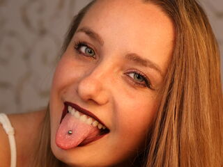 nude cam girl photo BelleCox