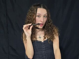 girl shaving pussy MarthiAdams
