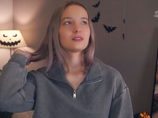 beautiful webcam girl RessieKaua