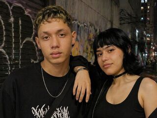 live webcam sex chatroom AxelAndCloe