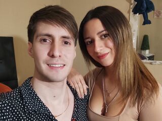 cam couple playing with vibrator SofiaAndLuke