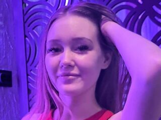 nude webcamgirl AddieRunk