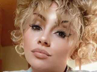 topless webcamgirl AlexisGray