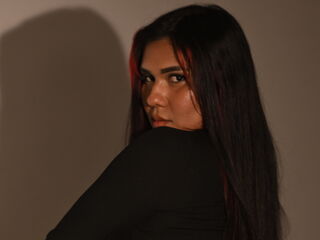 girl AlizLatifa