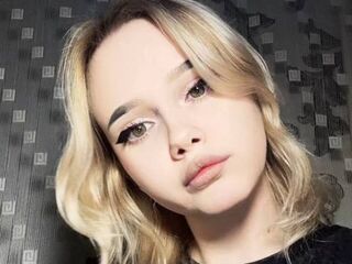 naked camgirl photo AlmaLonabaugh