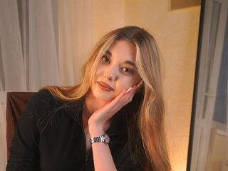 chat room webcam photo AlonaYouell
