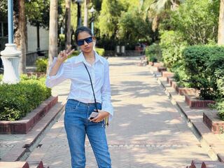 beautiful girlcam AmairaSingh