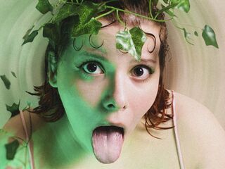 masturbating webcamgirl AmarisLeroy