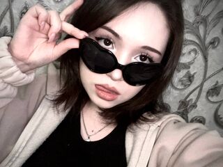 beautiful camgirl AminaBaudoin