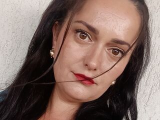nude webcamgirl AmiraCeleste