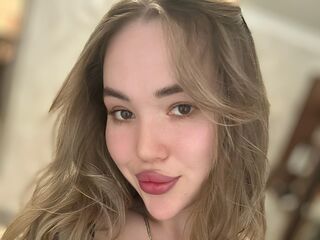 camwhore fingering shaved pussy AnitaBler