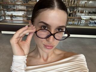 teaser cam AriaMonro