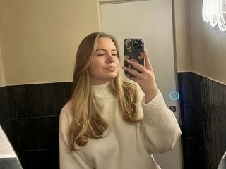 shaved pussy webcam AryaThomas