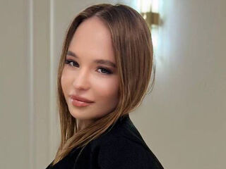 topless webcamgirl BereniceAment