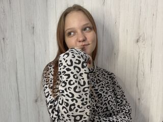 camgirl masturbating with vibrator CandaceLir