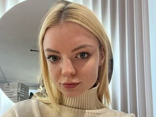 camsex show CarlenePattie