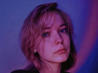 masturbating cam girl CharlieFenniman