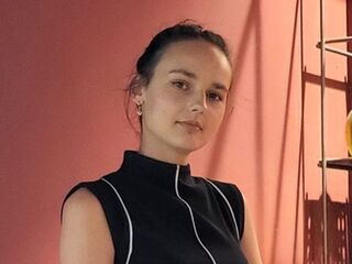 camgirl masturbating with sextoy CherlynAltice