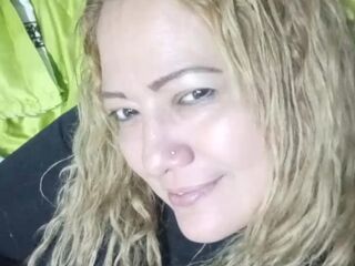 beautiful webcamgirl ClauMills