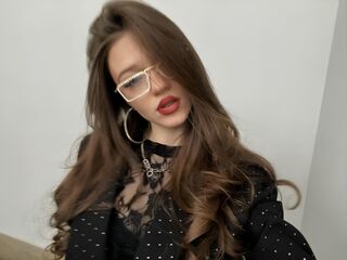 camgirl showing pussy ClementinePembe