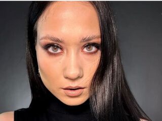 naked cam girl masturbating with vibrator ColbyMccrum