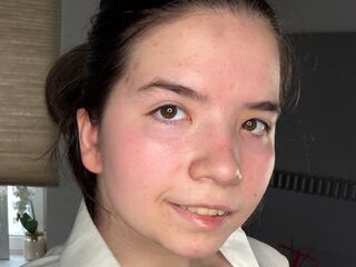 hot naked webcamgirl DaisyMolen