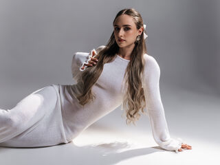 adult chatroom DannaWhite