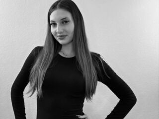 cam girl showing tits DaynaNicholls