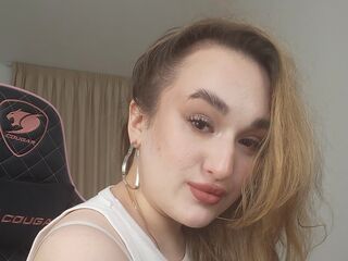 camgirl masturbating with vibrator DiannaDann