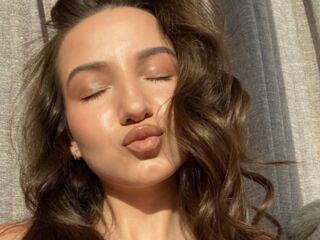 girl fingering shaved pussy DinaSweeny