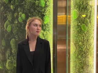 beautiful cam girl EdaNoreikaite