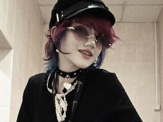 free adultcam ElanorCiolek