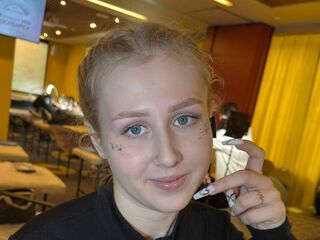 masturbating cam girl EmelinaKrider