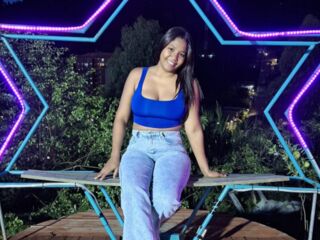 camgirl live EmiVoss