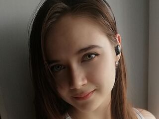 camslut topless EmilieMollo