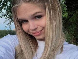 topless webcam girl EricaVon