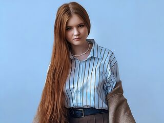 fingering webcam girl GwynBujarski