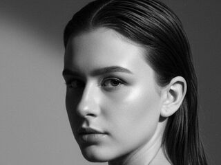 beautiful webcam girl HildaBarzey