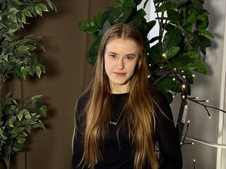 free webcam chatroom JeanetteKama