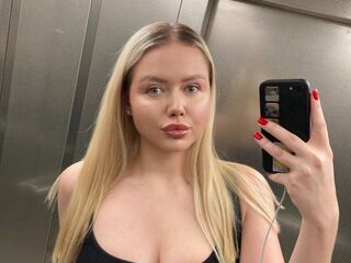 cam strip tease JuliaRupert