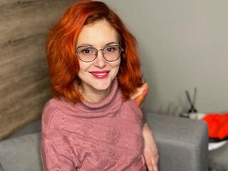 cam girl playing with sextoy KarenWeiss
