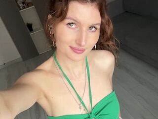 cam whore KarmenZeinert