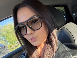 hot cam girl fingering shaved pussy KathyChrisp