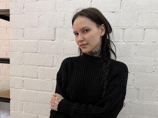 camslut fingering shaved pussy KeniaTucholski