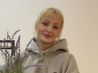 free live cam chat KyungMikes