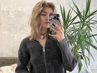 beautiful webcamgirl LeilaGreenhouse