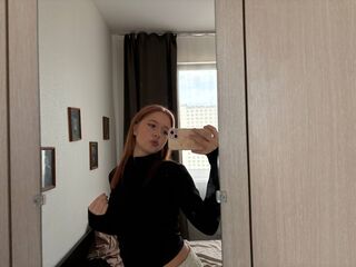 fingering webcamgirl LennieLukasik